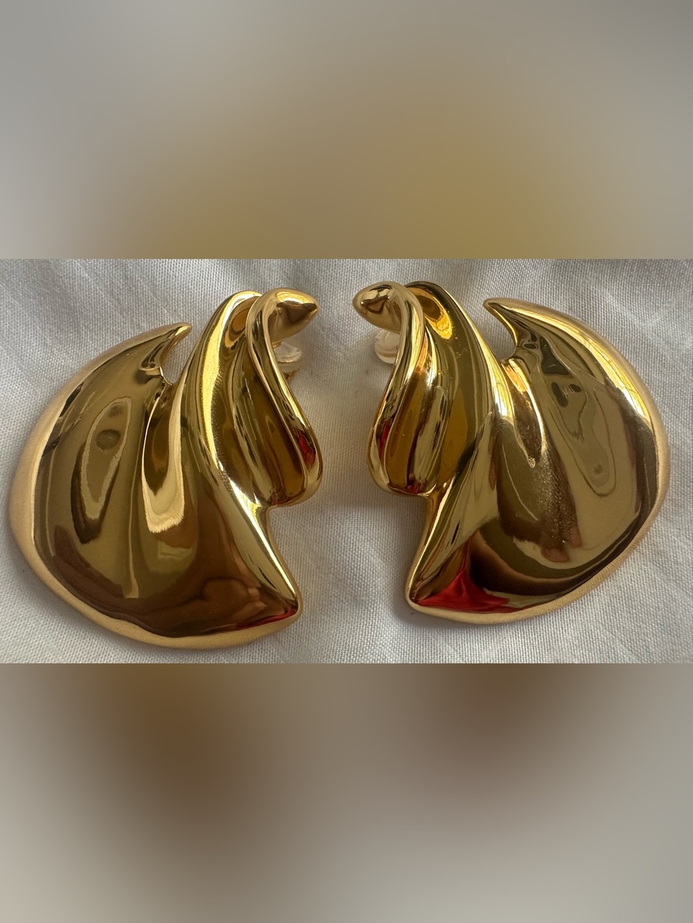 ✨Saint Laurent Gold Sculptural Wave Clip-On Earrings
